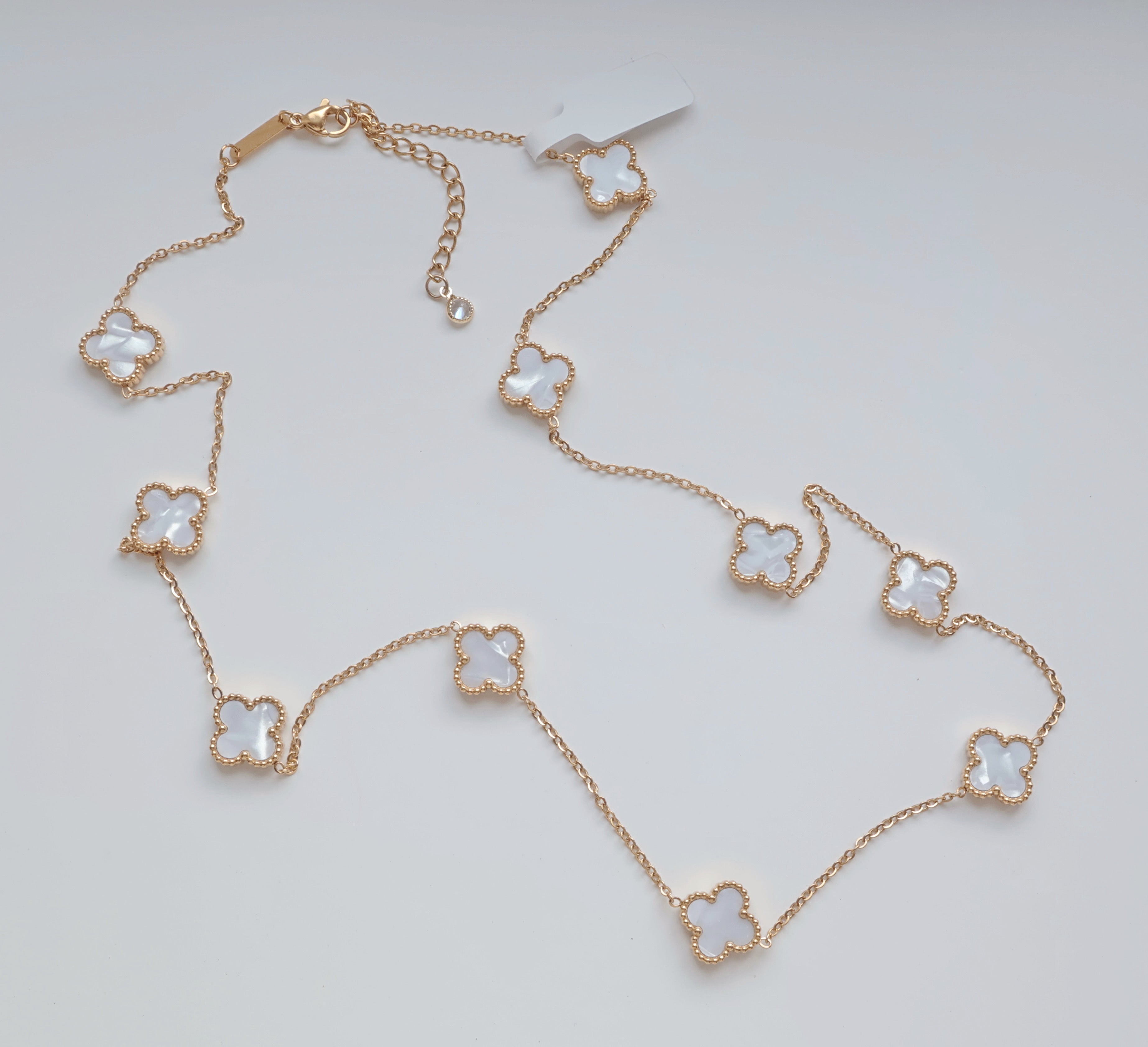 CLOVERS NECKLACE - WHITE