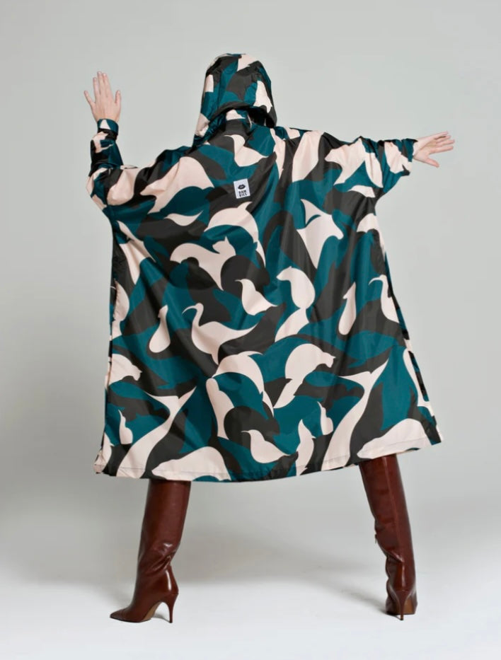 RAINKISS MALIKA FAVRE ‘ANIMO PETROL’ RAIN PONCHO