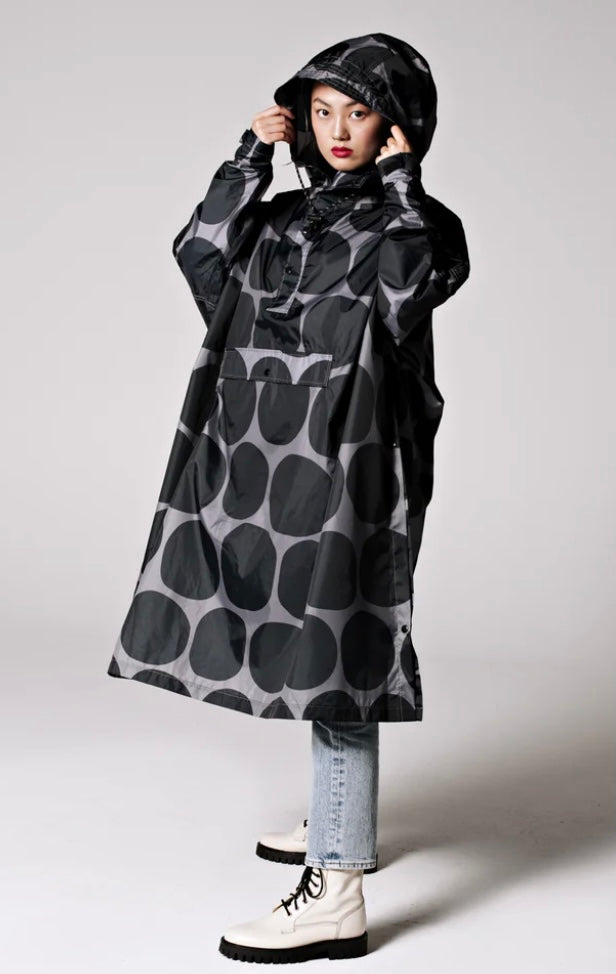 RAINKISS BLACK POLKA RAIN PONCHO