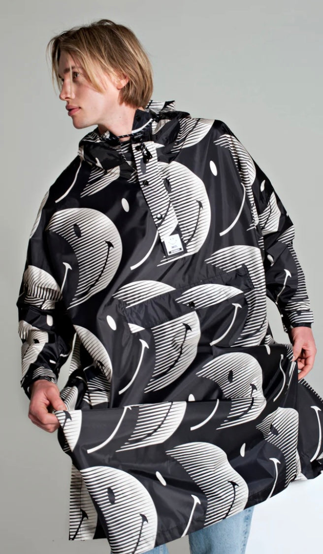 RAINKISS HALF MOON SMILEY RAIN PONCHO