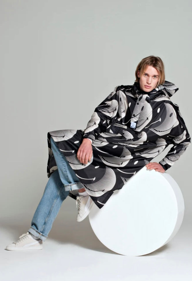RAINKISS HALF MOON SMILEY RAIN PONCHO