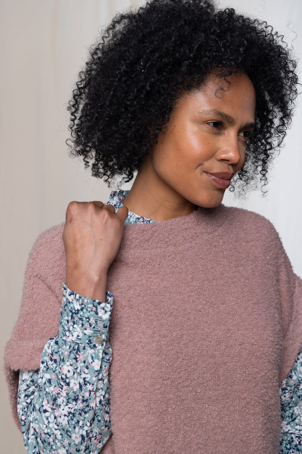 TABITHA BUTTON PONCHO - DUSKY PINK