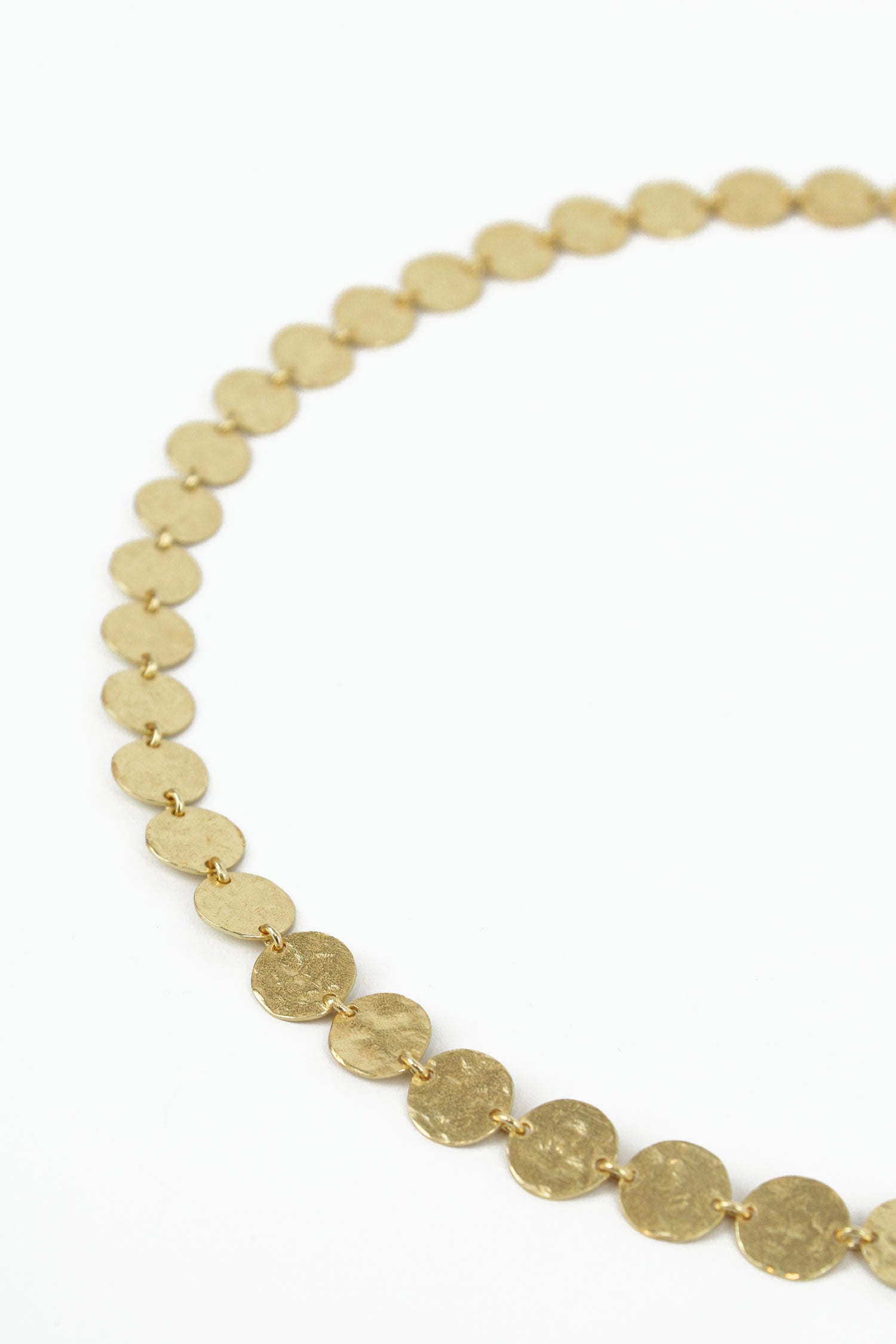 MY DORIS SHORT HAMMERED GOLD DISC NECKLACE