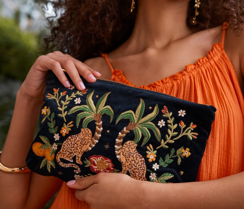ELIZABETH SCARLETT JUNGLE PARADISE JAGUAR EVERYDAY POUCH