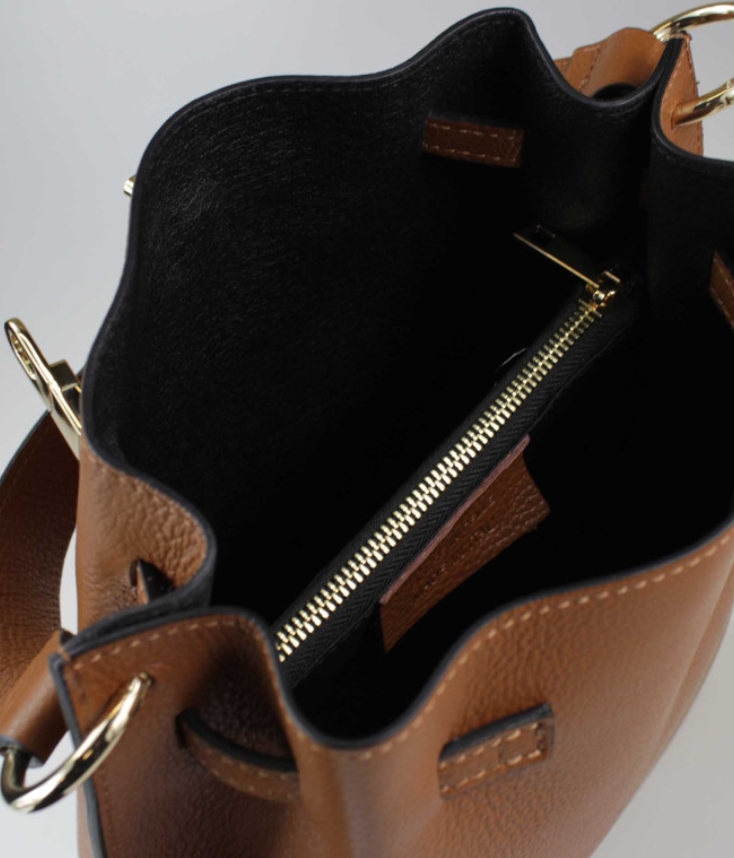 DARK TAN LEATHER BUCKET BAG