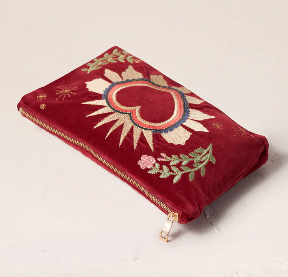 ELIZABETH SCARLETT SACRED HEART EVERYDAY POUCH - ROUGE